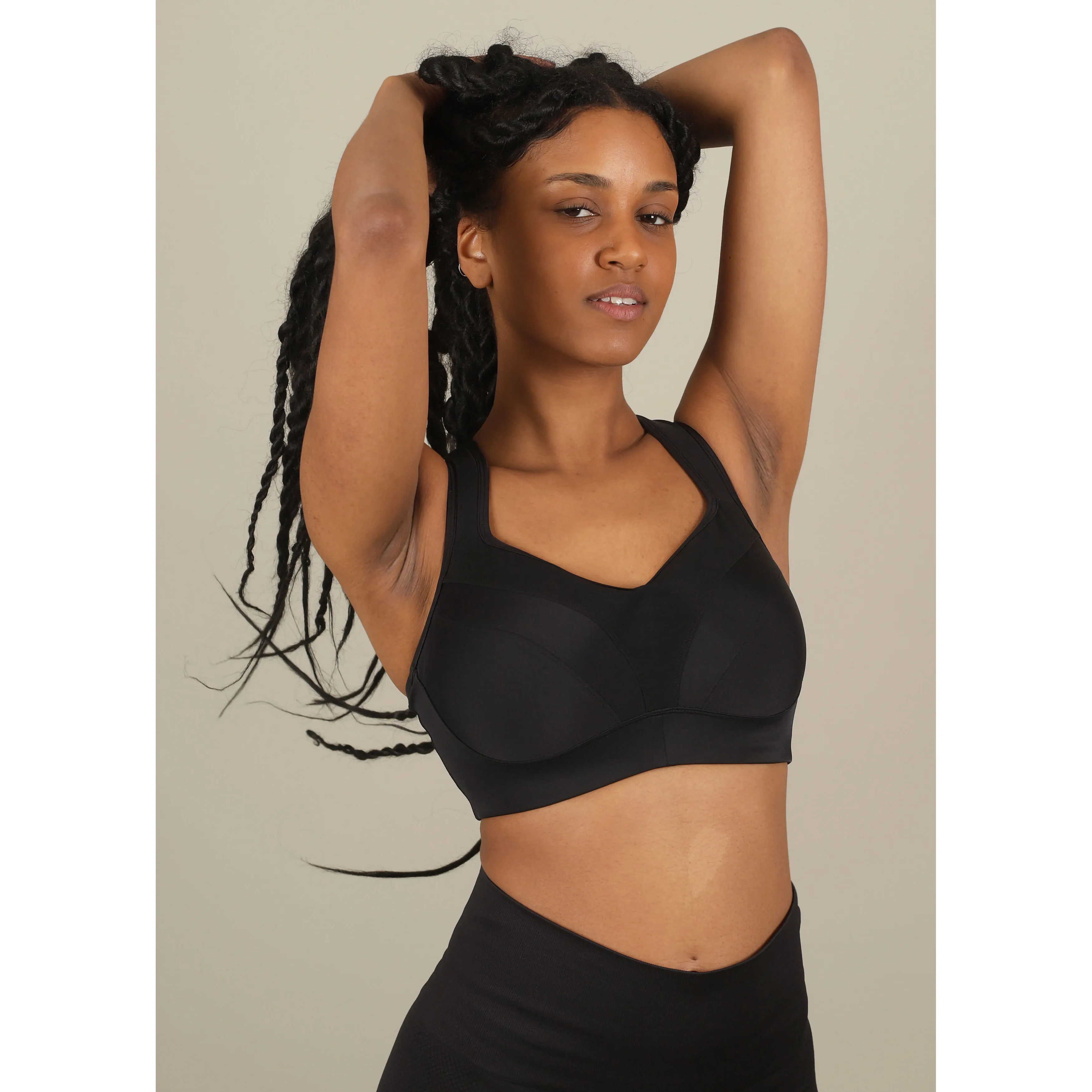 StayInPlace High Support Sports Bra G-cup Black | Buy StayInPlace High Support Sports Bra G-cup Black here | Outnorth